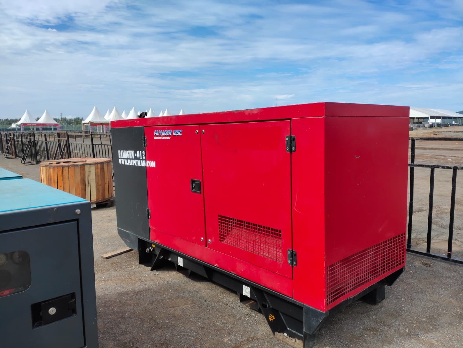 Sewa Genset vs. Beli Genset: Mana yang Lebih Tepat untuk Anda?
